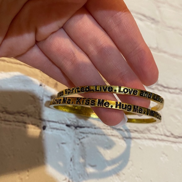 Bracelets - Picture 3 of 4